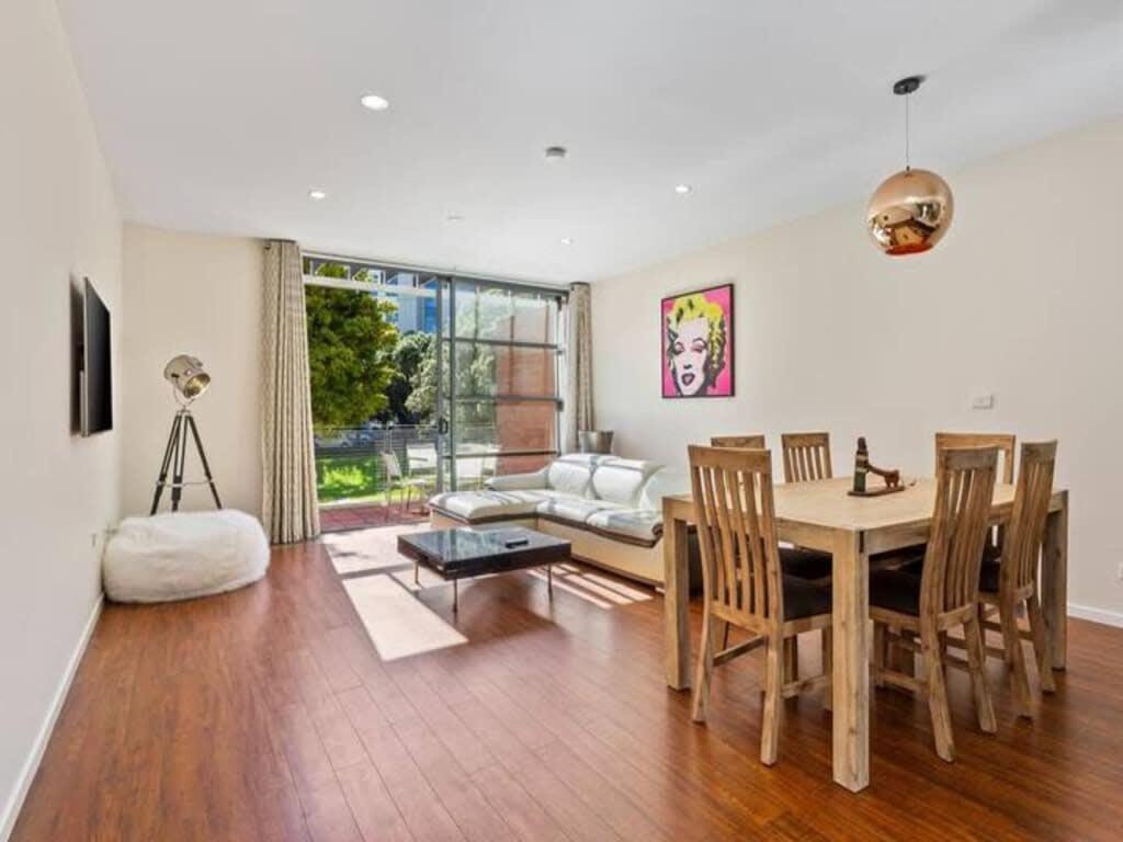 Sleek Modern Pad Next To Spark Arena Free Parking Auckland Dış mekan fotoğraf